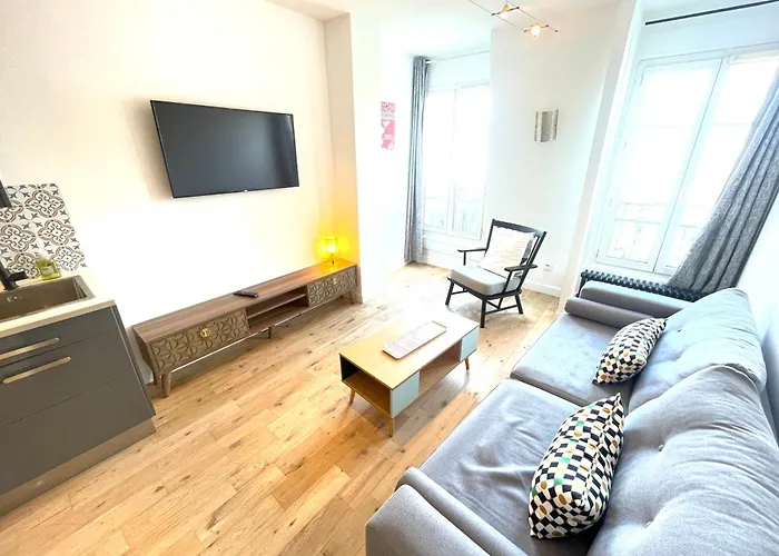 Superbe Appartement Haussmannien Suspendu